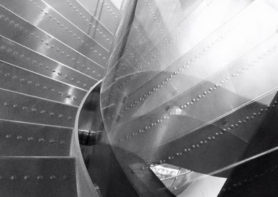 La vida no son más que escalones, años que vamos escalando. Fundación Telefónica